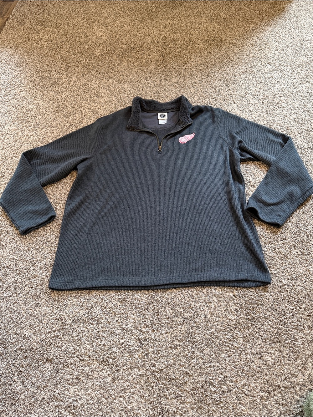 NHL Dark Gray Quarter-Zip Pullover with Red Wing Patch Size XL